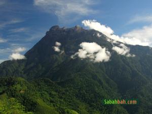 Mt Kinabalu in all her glory at 4,095m above sea level